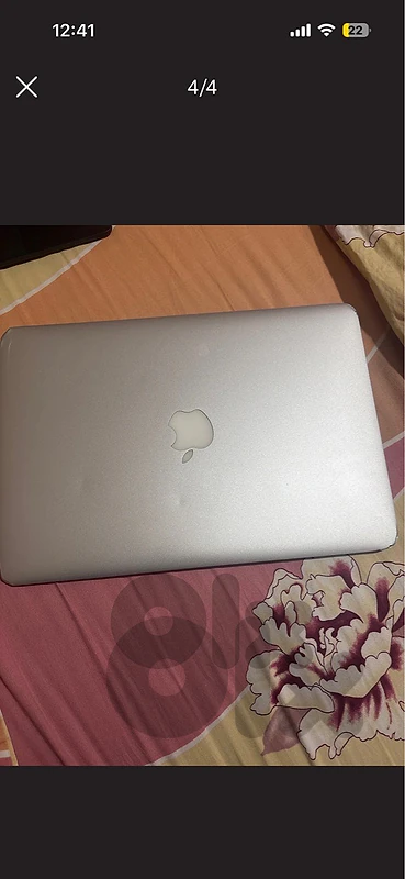 apple laptop