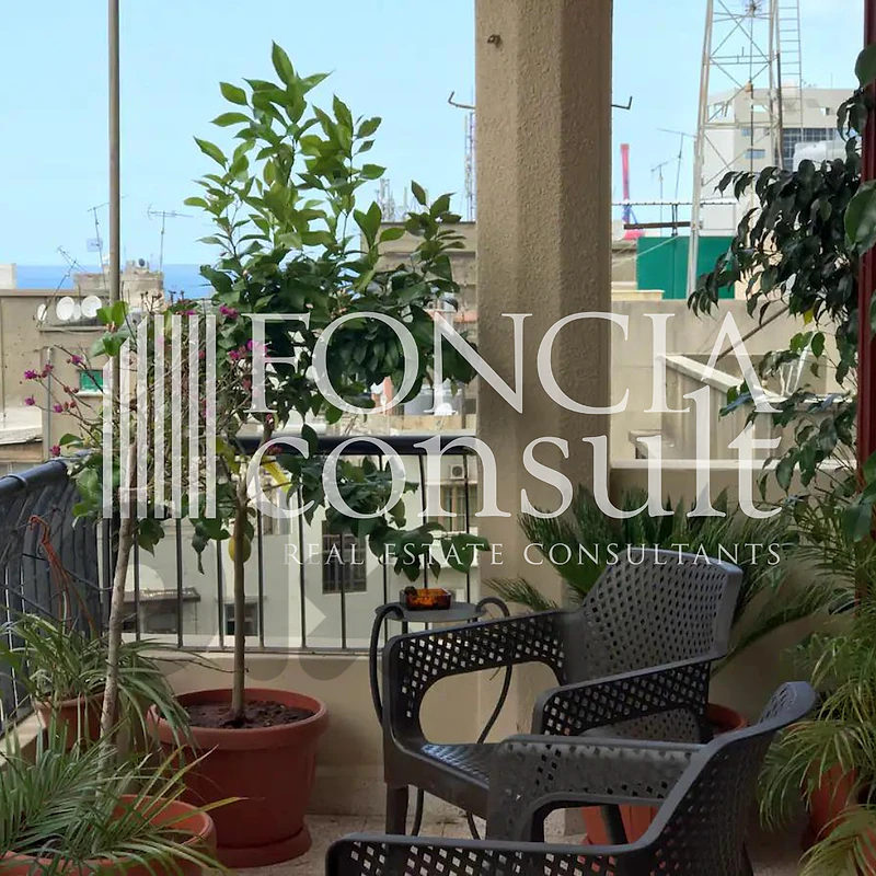 For sale/ Renovated apt with caracter /open view to the sea /mountains