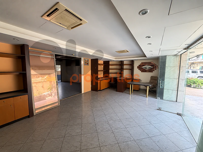 Shop for rent in Achrafieh CPBPK109