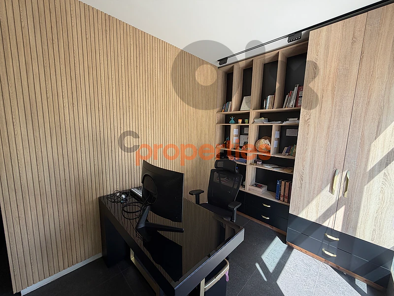 Office For Rent in Achrafieh-CPBPK103-مكتب للايجار في الاشرفية