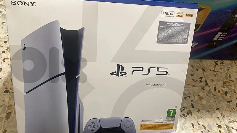 ps5 slim new 700$