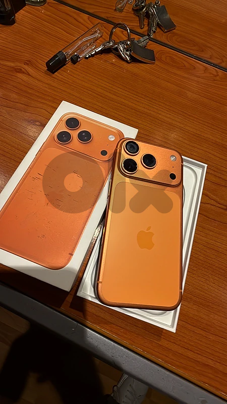 Phone 17 Pro 1TB Orange + box– For Parts or repair (water damaged)
