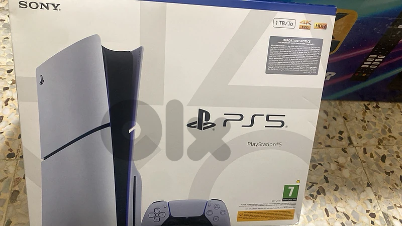ps5 slim brand new 700$