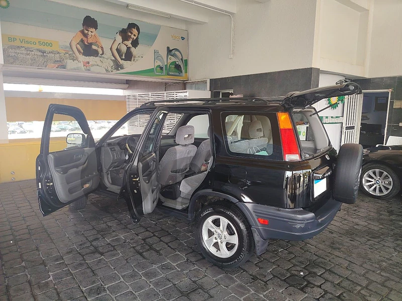 Honda CR-V 220 Km/20 L 4x4 Full Options / Airbags /AC/Electric Windows