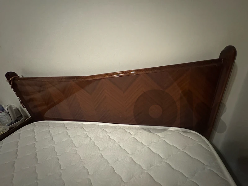 تخت ١٣٠سم مع فرشة