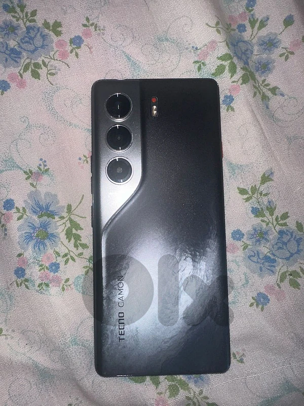 Tecno camon 40 pro 5g