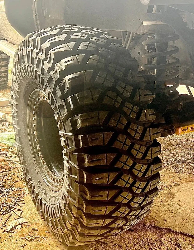 38.5x14.5 R16 creepy crawler maxxis 04/2017 price is 750$ 38.5x14.5 R16 creepy crawler maxxis 04/2017 price is 750$