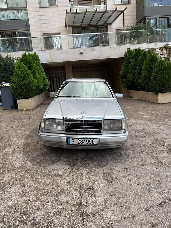 Mercedes-Benz E-Class 1993 220 ce