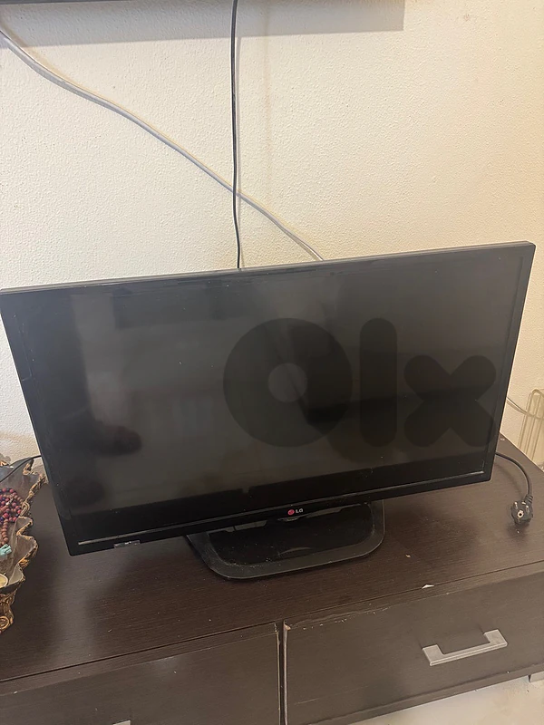two tv for sale one for hundred dollar only