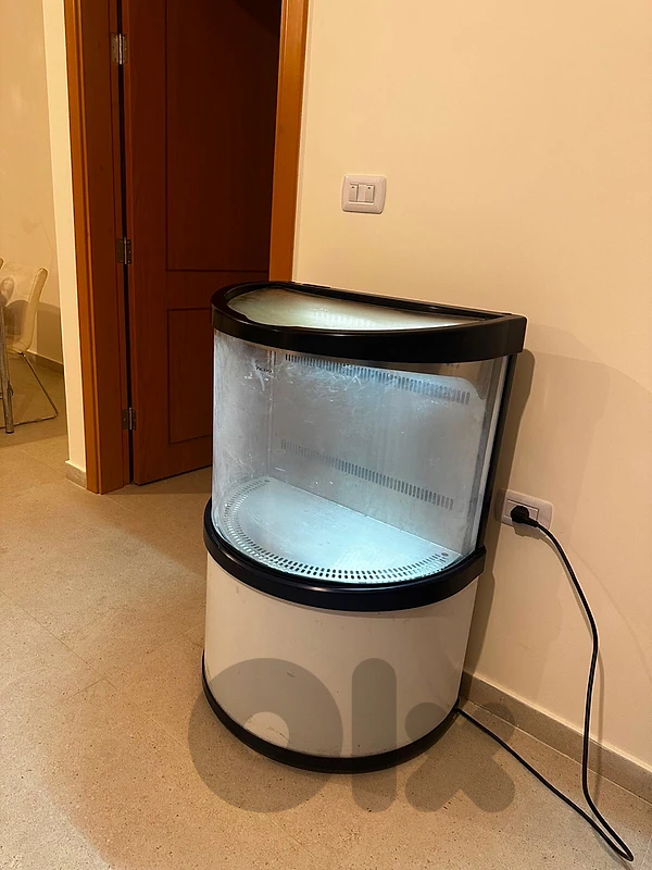 display fridge in excellent condition, 280$