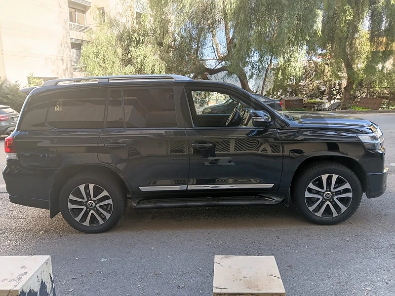 Toyota Land Cruiser V6 Toyota Land Cruiser V6