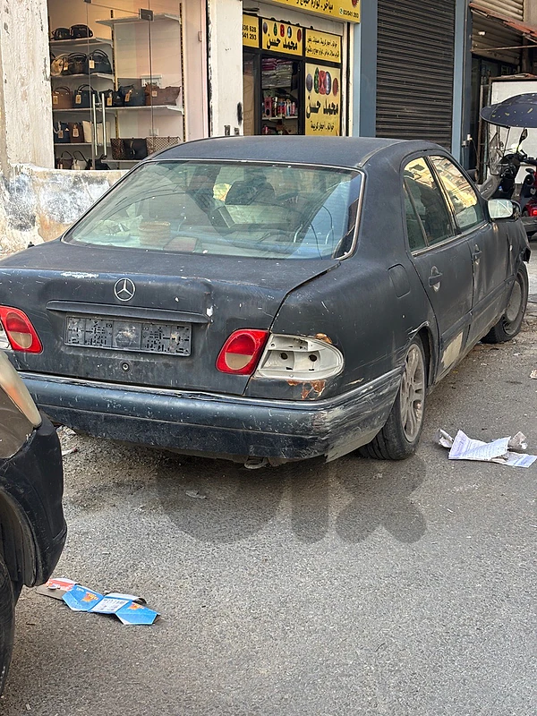 Mercedes-Benz E-Class 1996 320E