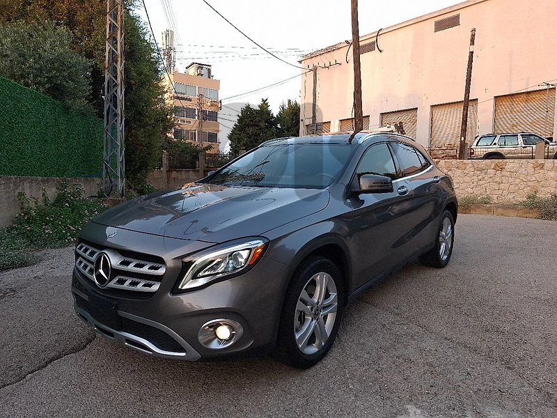 2018 MERCEDES GLA 250 4 MATIC PANORAMIK 74000 mls