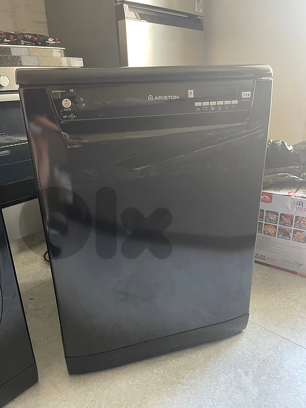 Ariston Dishwasher – Like New