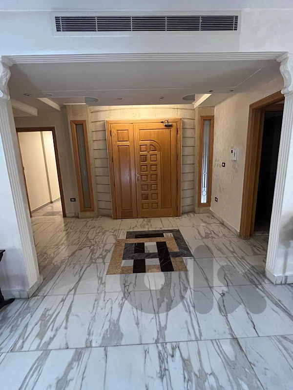 Apartment For Sale in Ramlet el Bayda