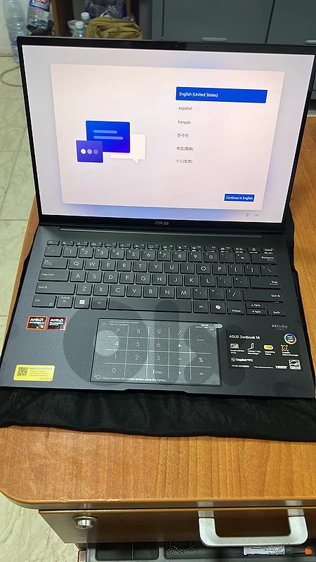 Asus Zenbook 14” Oled touch screen Asus Zenbook 14” Oled touch screen