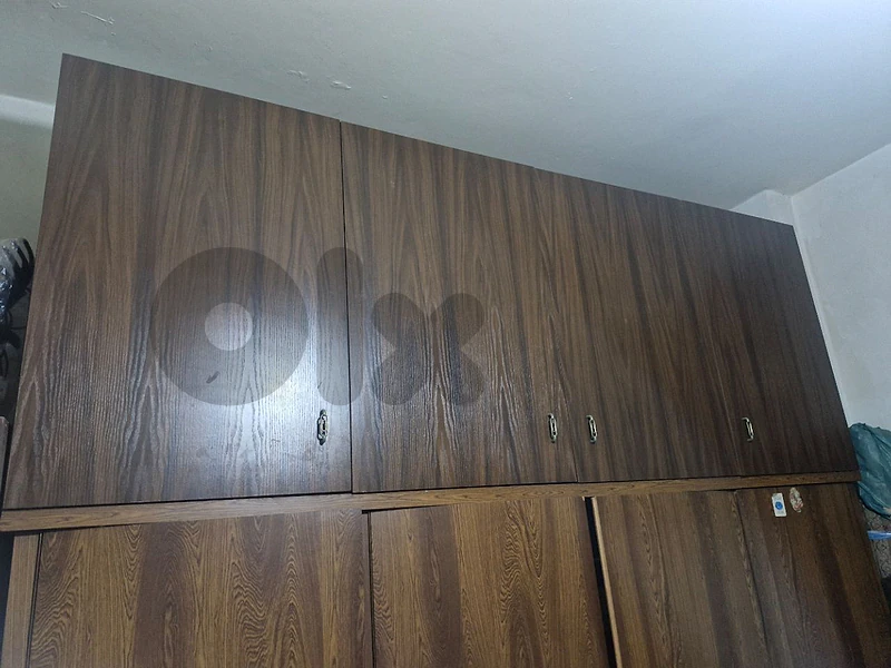 cupboard خزانة