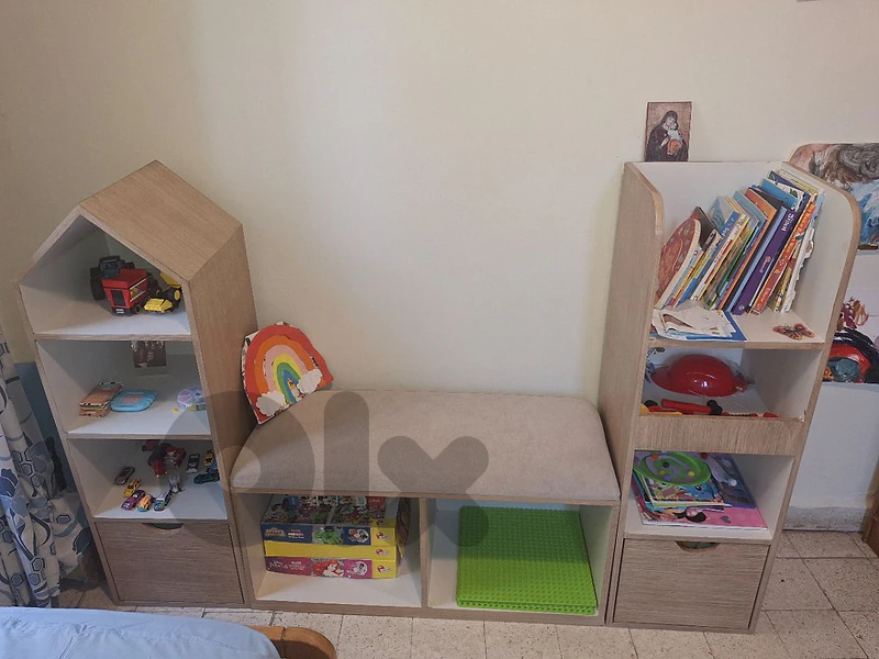 Kids Wooden Storage Unit with Reading Bench & Bookshelves - Like New