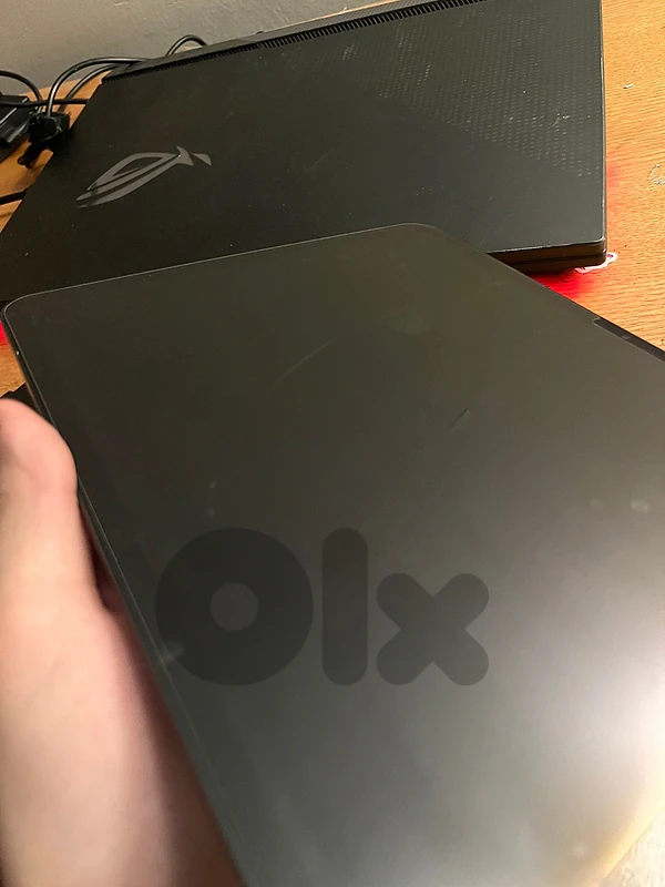 ipad m4 pro 11inch 256gb slightly broken screen