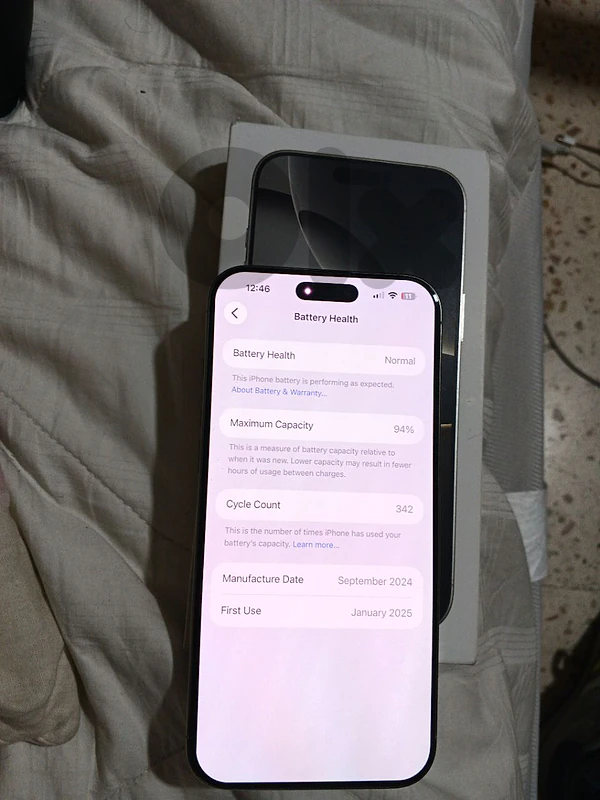 iphone.  like new battery 94  no scratches
