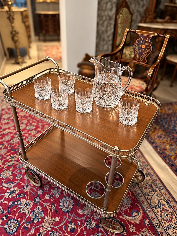 trolley bar