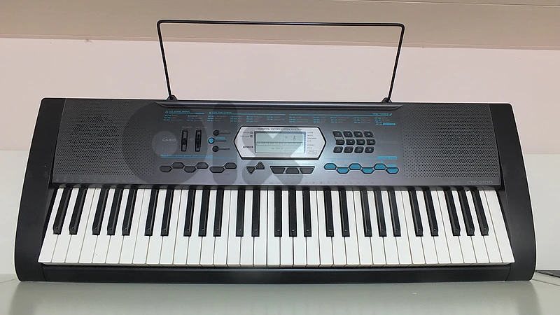 Casio CTK-2100 61-Key Electronic Keyboard – Barely Used