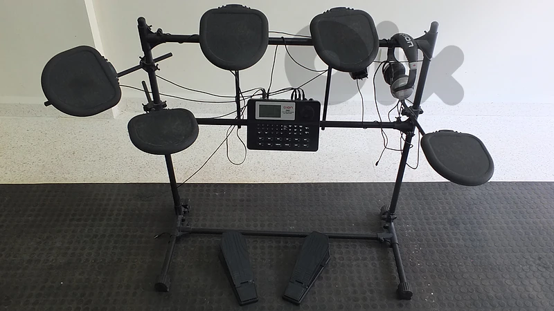 ION Audio iED01 Electronic Drum Kit (with iDM02 Module) – Barely Used