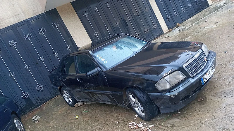 مرسيدس بنز 240/260/280 1994 سيارة انقاض مازوت