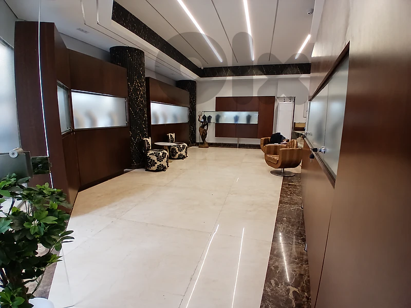 Shop for Rent in Hamraمحل تجاري للإيجار في الحمرا