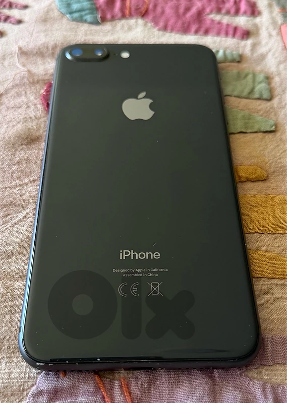 Iphone 8 plusكتير نضيف شاشة اصلية مش مفتوح