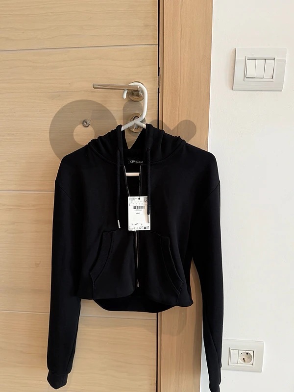 zara black cropped zip up hoodie size s new in tag