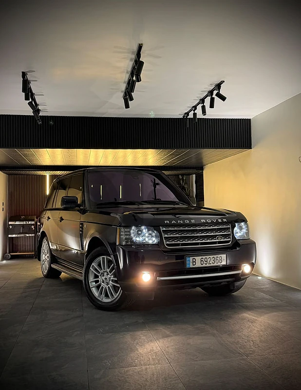 Range Rover Vogue HSE V8 2010 Tewtel 1 owner مصدر الشركة