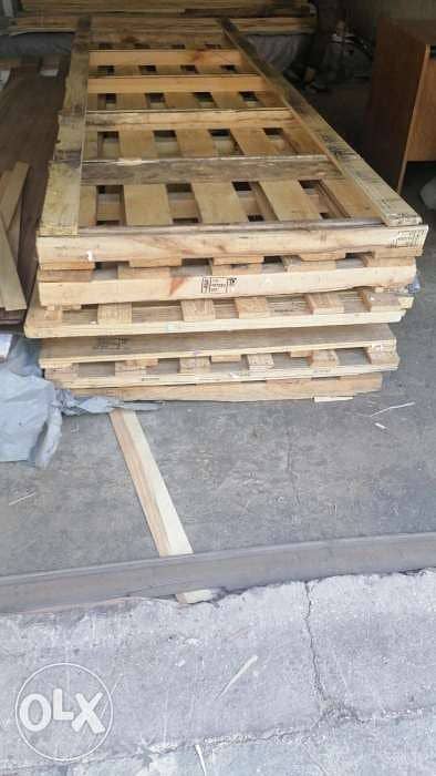 Wood pallet 0