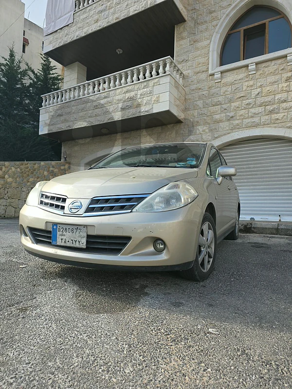 Nissan Tiida 2010