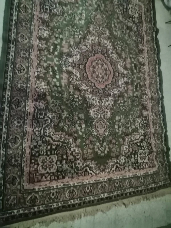 سجاده ملونه موديل قديم  ولون الاساسي تلزيتي