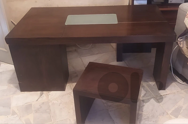 3 tables for sitting area طاولات نص