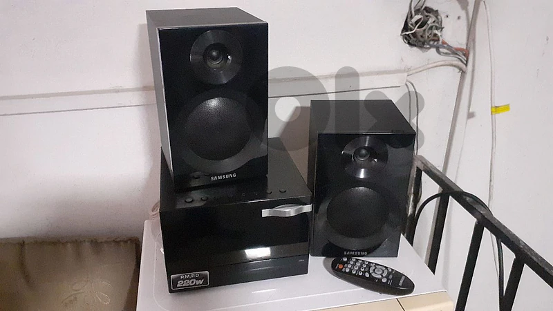 SAMSUNG cd & mp3 & radio & usb stereo 220W
