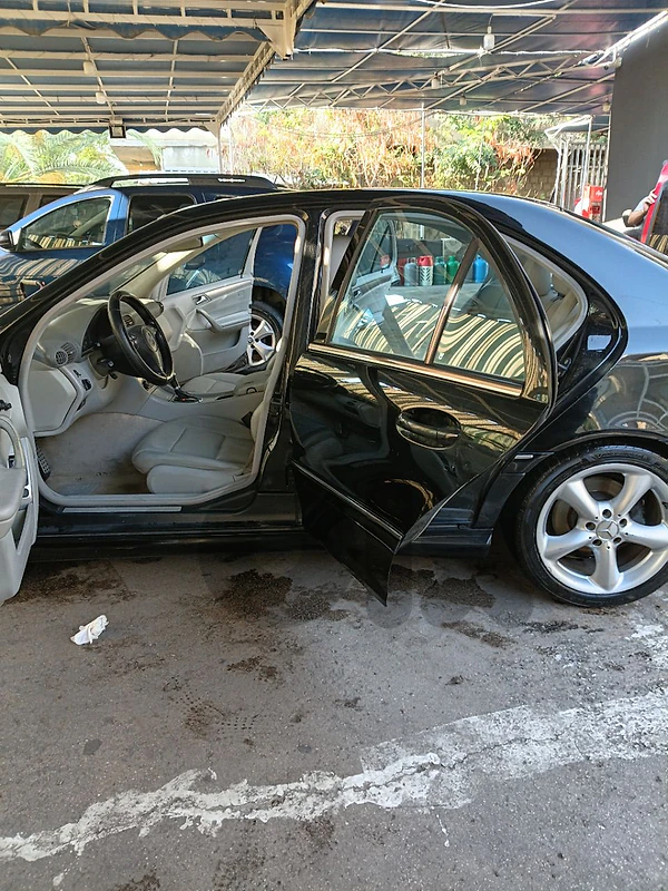 Mercedes-Benz C-Class 2006 230