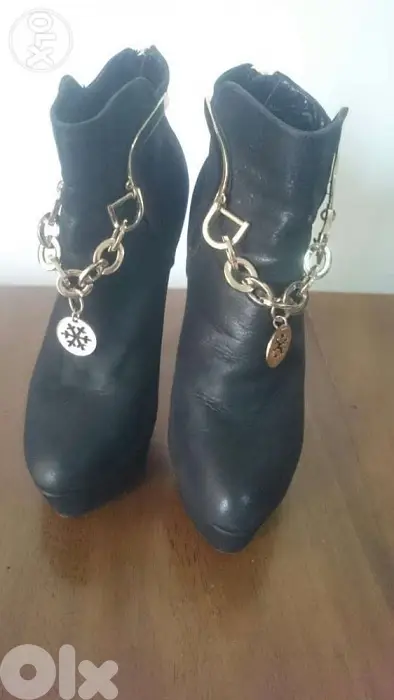 Boot high heels black