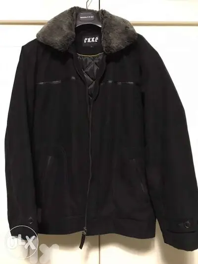 man jacket dain black size L / XL , col fourrure w btenchel
