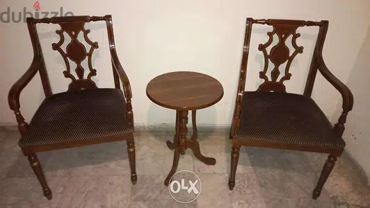 كرستين وطاولة للمدخل Entrance Chairs