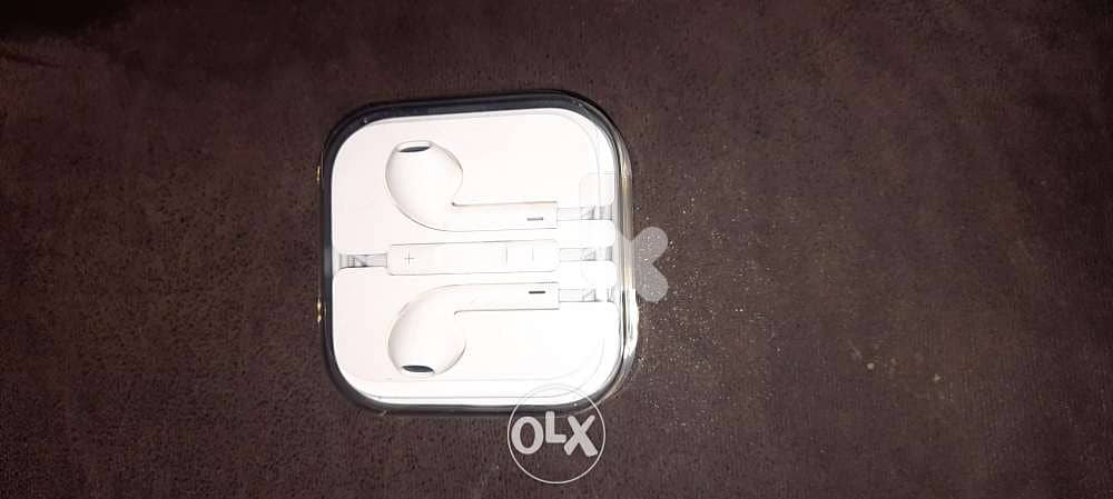 Apple original earphones wired. 0