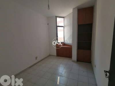 L08613 - 4-Rooms Office for Rent in Bouchrieh - Cash