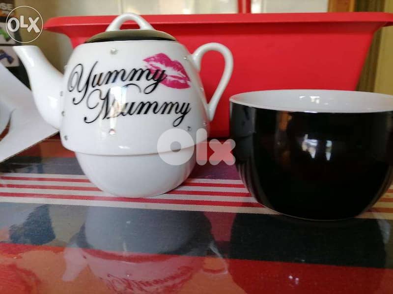 cup and jug. new in box 1