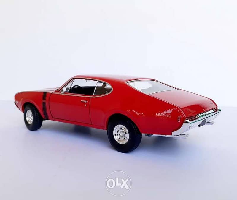 Oldsmobile 442 diecast car model 1:24. 3