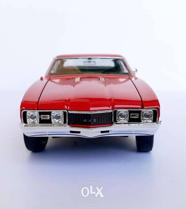 Oldsmobile 442 diecast car model 1:24. 6