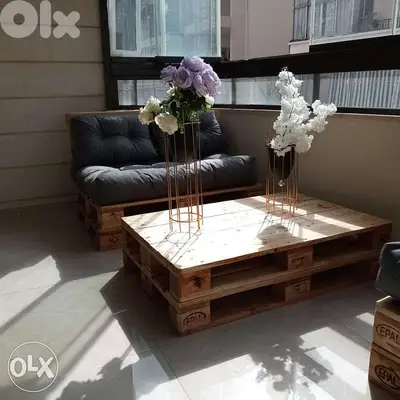 Pallets with cushion set غرفة جلوس بنك طبالي مع طاولة مع فرش