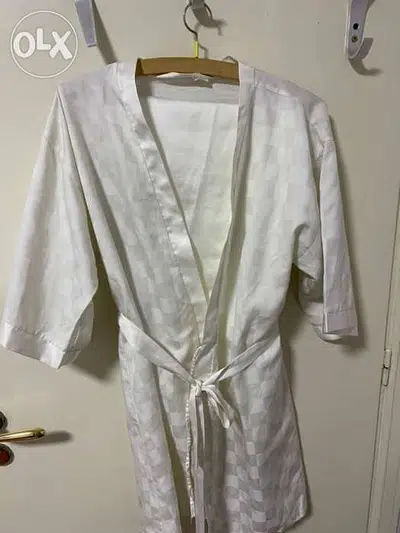white robe and trousers pyjamas like new