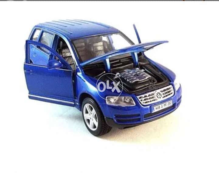 VW Touareg diecast car model 1:24. 4
