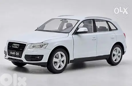 Audi Q5 diecast car model 1:24.